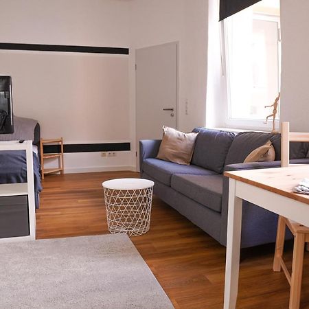 FULL HOUSE Studios - Panda Apartment - NETFLIX + WiFi inkl. Halle  Exterior foto
