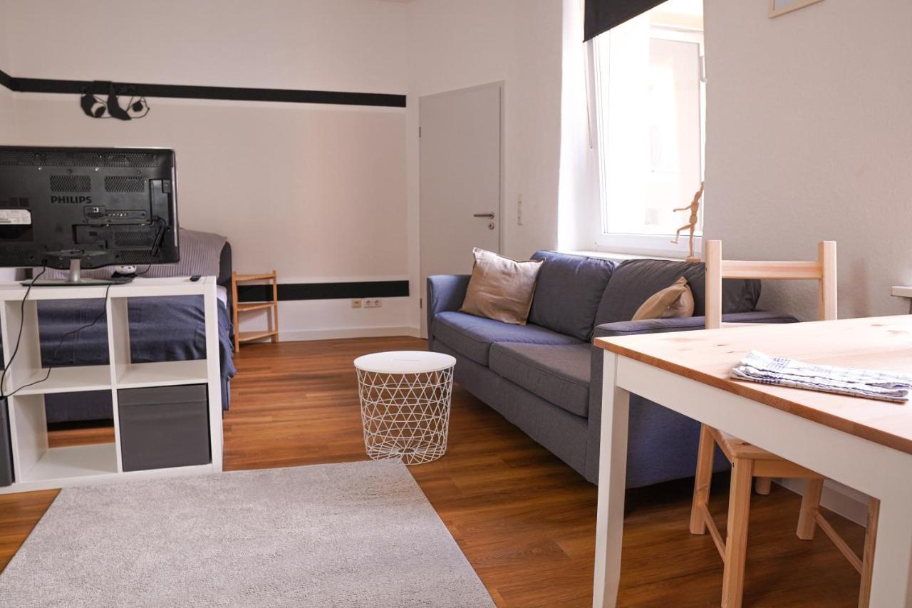 FULL HOUSE Studios - Panda Apartment - NETFLIX + WiFi inkl. Halle  Exterior foto