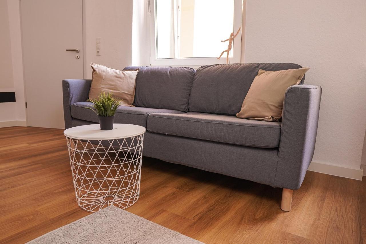 FULL HOUSE Studios - Panda Apartment - NETFLIX + WiFi inkl. Halle  Exterior foto