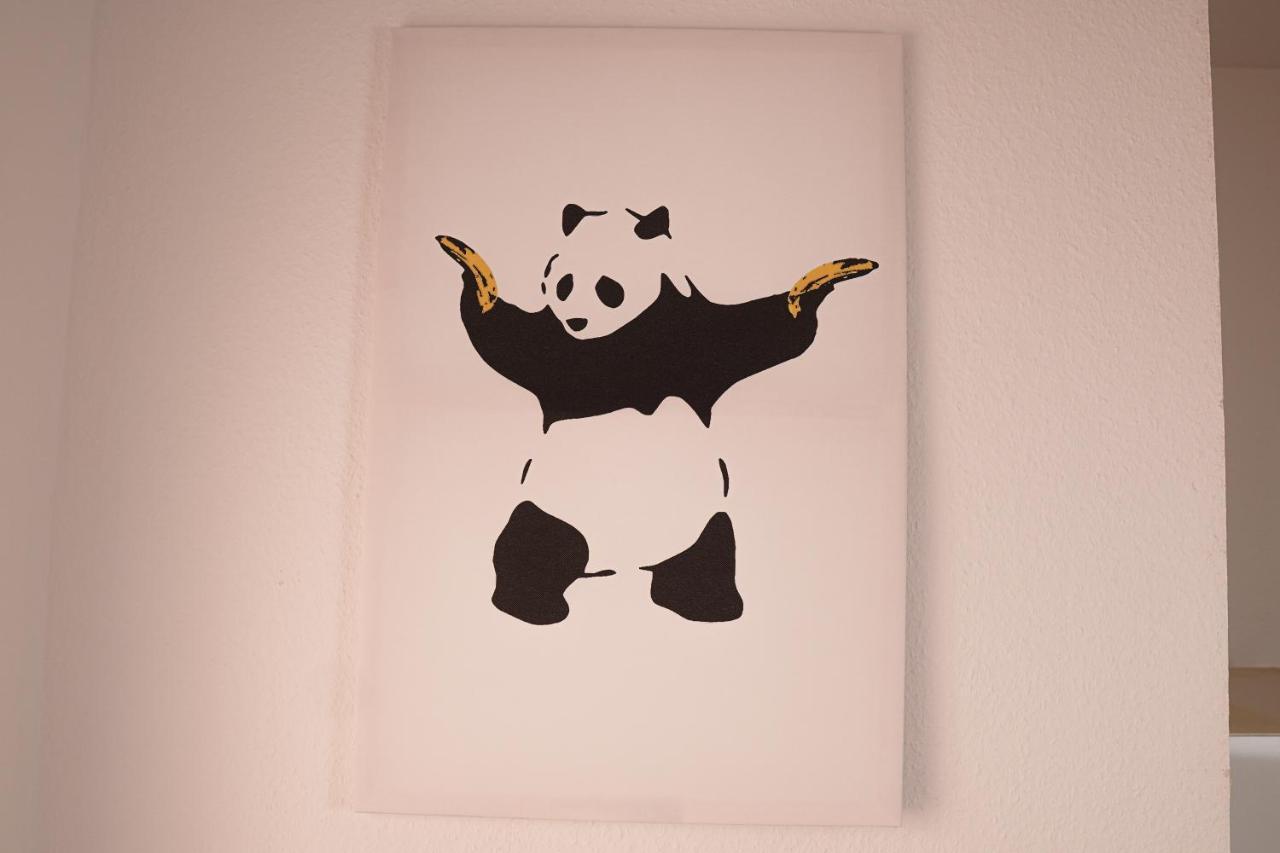 FULL HOUSE Studios - Panda Apartment - NETFLIX + WiFi inkl. Halle  Exterior foto
